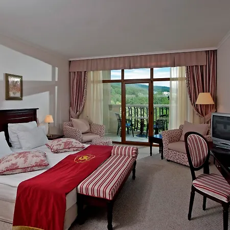 Marina Grand Otel 4*