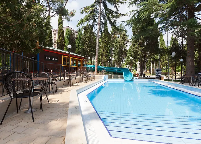 ホテル Marina Grand 4*