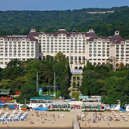 Marina Grand Hotel 4*