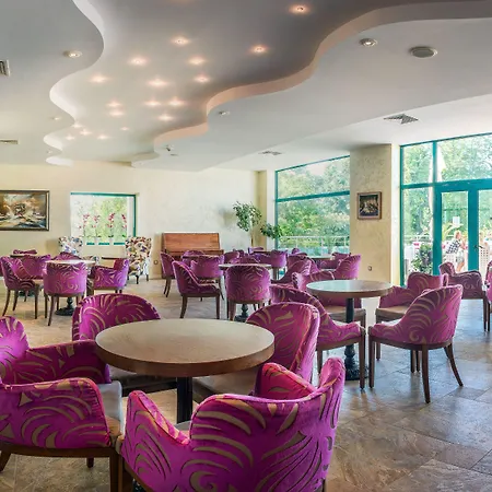 Marina Grand Hotel 4*